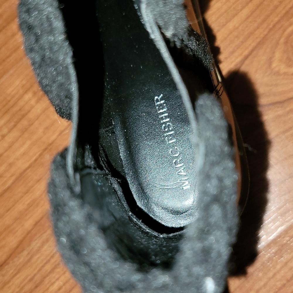 Marc Fisher Ink Lug Sole Chelsea Fur Detail Boots Size 8.5 - Picture 7 of 7